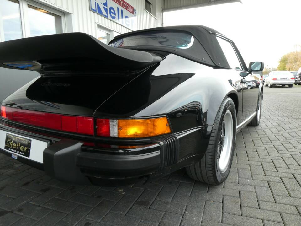 Bild 18/21 von Porsche 911 Carrera 3.2 (1987)