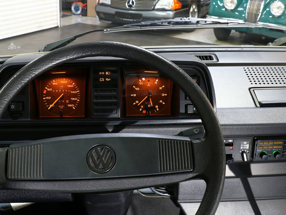Bild 19/34 von Volkswagen T3 Caravelle GL 1.9 (1987)