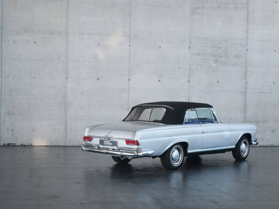 Image 6/49 of Mercedes-Benz 220 SE b (1962)