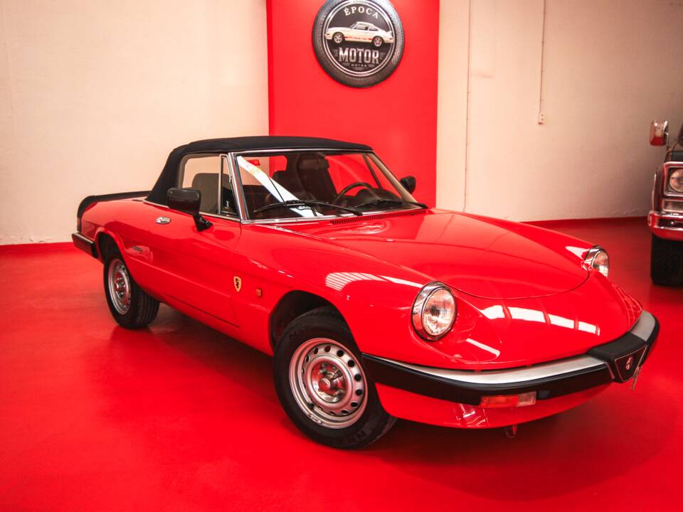 Image 9/24 of Alfa Romeo 2.0 Spider (1987)