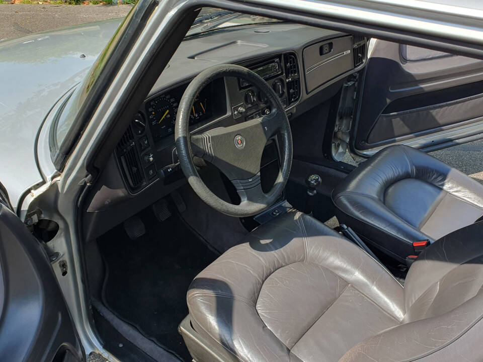 Bild 4/5 von Saab 900 Turbo (1987)