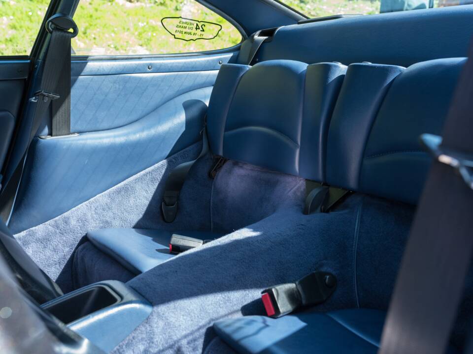 Image 41/52 of Porsche 911 Carrera 4 (1997)