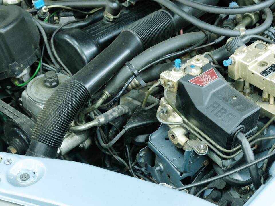 Bild 20/50 von Mercedes-Benz 420 SE (1988)
