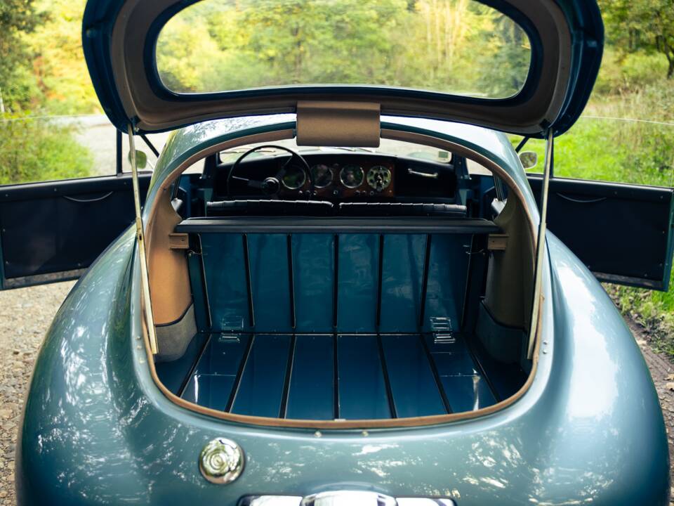 Image 61/82 of Aston Martin DB 2/4 Mk I (1953)