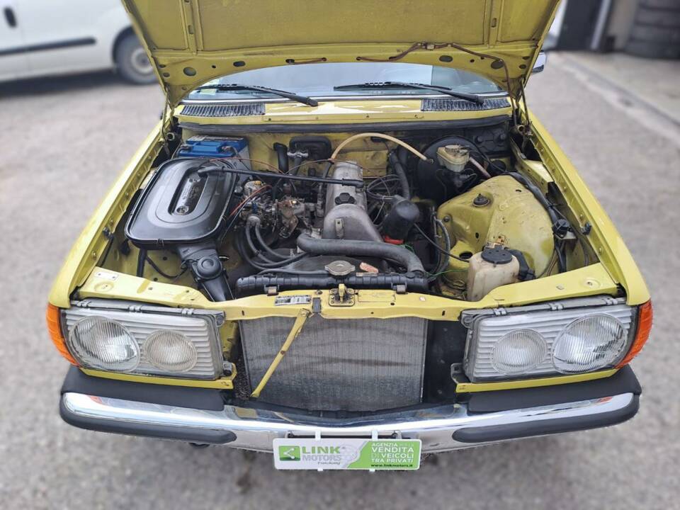Bild 14/49 von Mercedes-Benz 200 (1979)