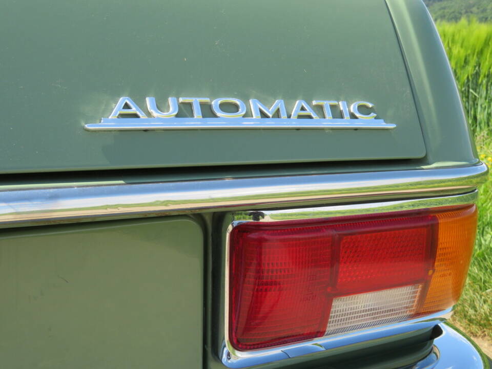 Image 17/19 of Mercedes-Benz 280 CE (1973)