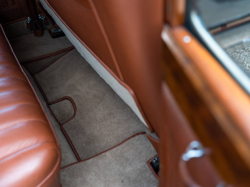 Immagine 25/50 di Rolls-Royce Phantom II Continental Kellner (1931)