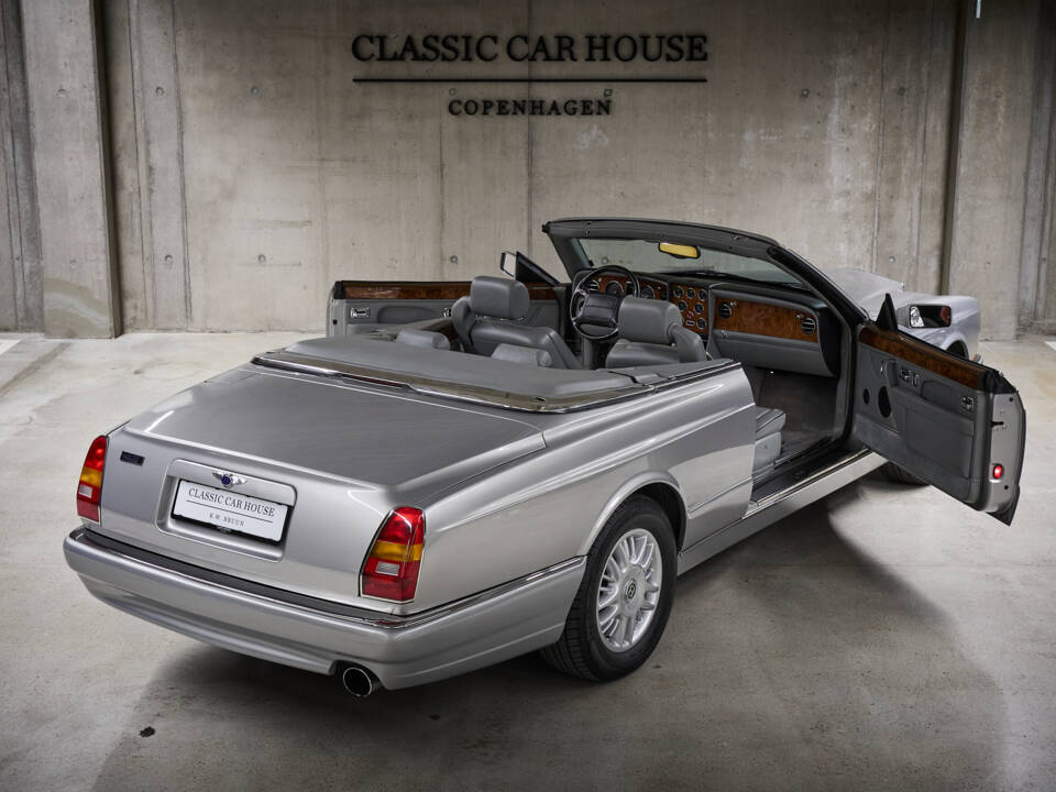 Image 72/77 of Bentley Azure (2001)