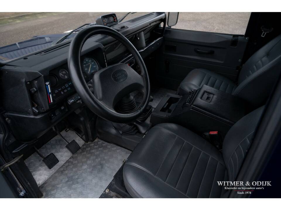 Bild 6/27 von Land Rover Defender 90 (1998)