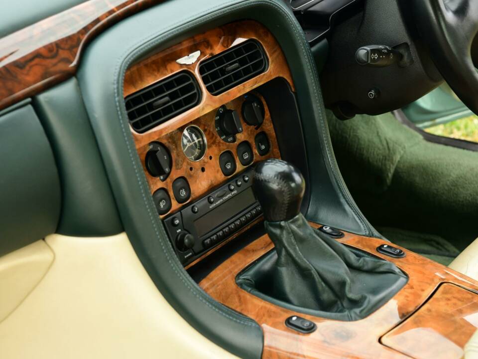 Image 35/50 of Aston Martin DB 7 Vantage (2000)