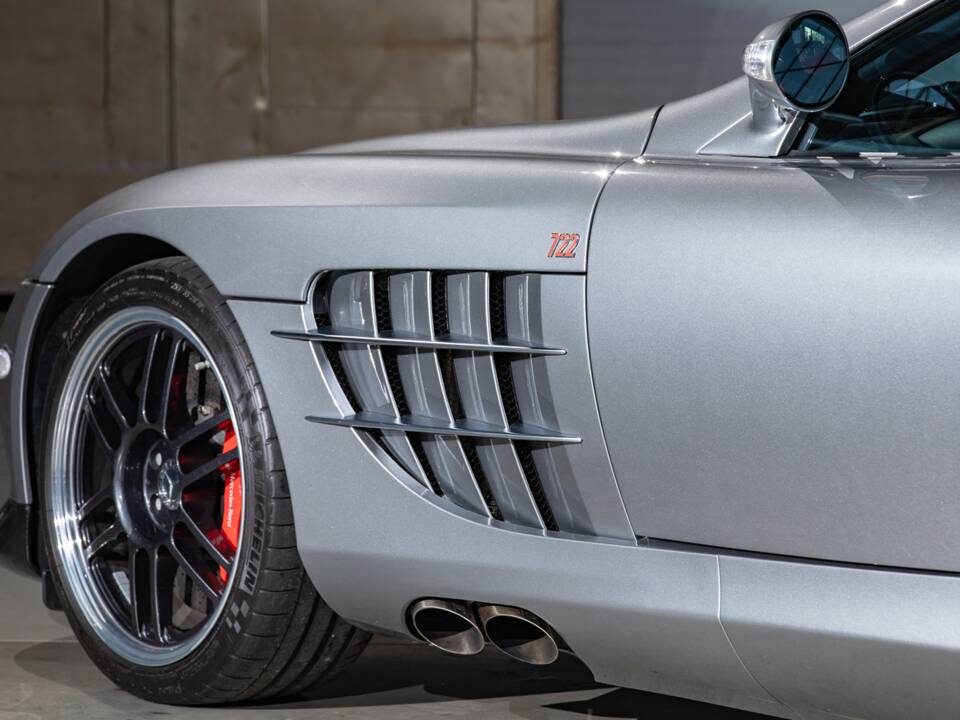 Image 23/25 of Mercedes-Benz SLR McLaren 722 (2006)