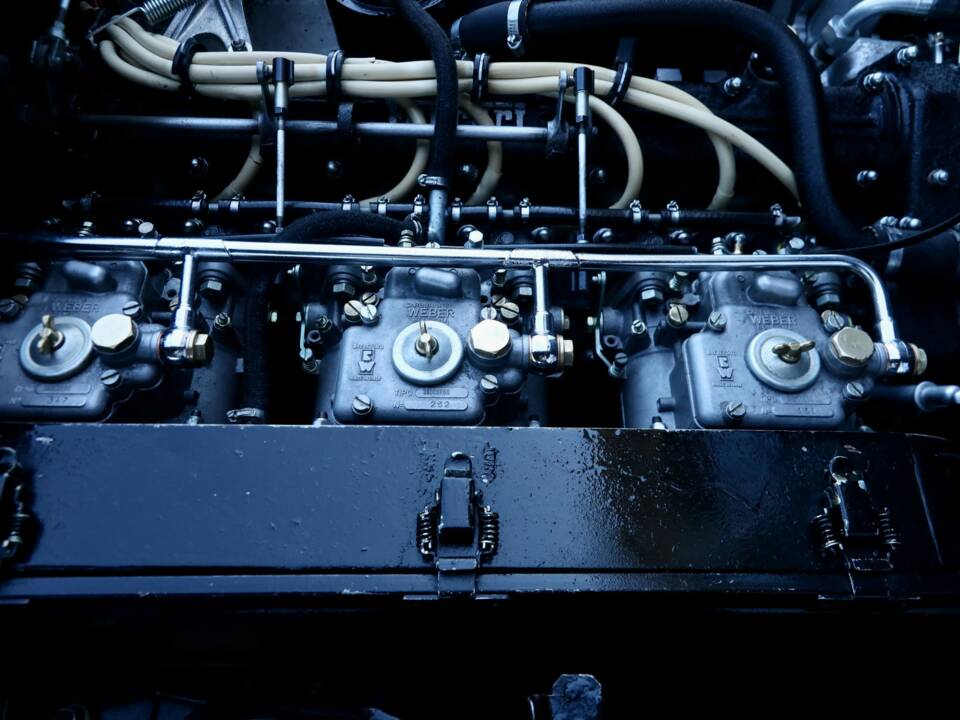 Imagen 26/50 de Ferrari 365 GTB&#x2F;4 Daytona (1971)
