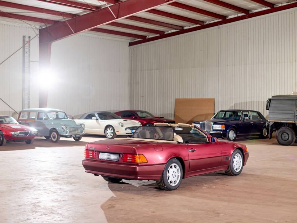 Image 20/43 of Mercedes-Benz 500 SL (1992)