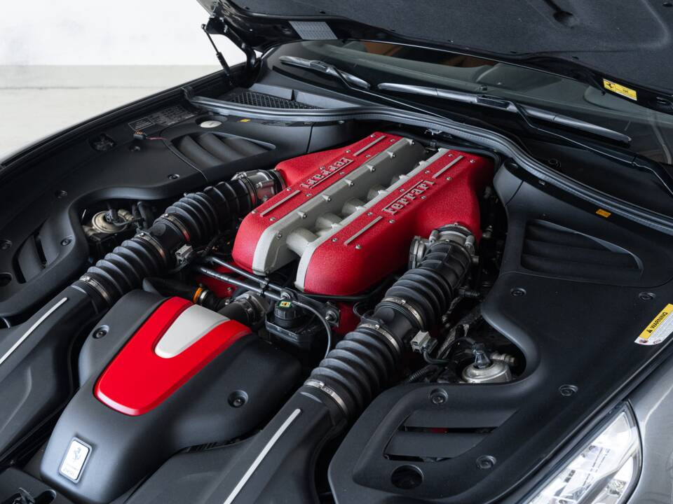 Image 46/47 of Ferrari FF (2015)