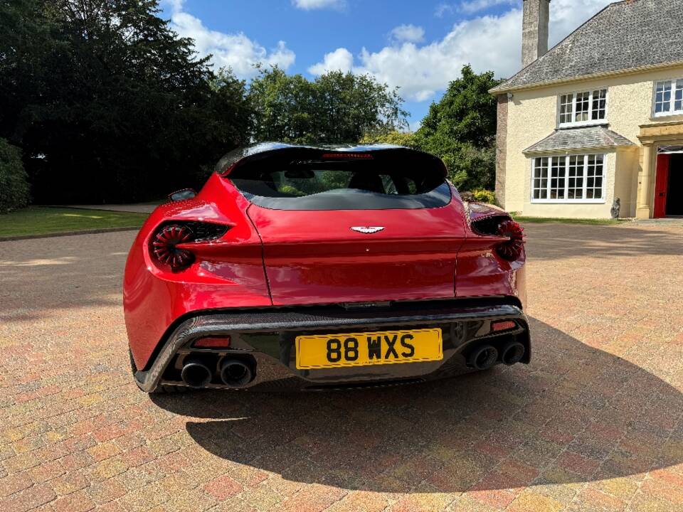 Afbeelding 47/48 van Aston Martin Vanquish Zagato Shooting Brake (2019)