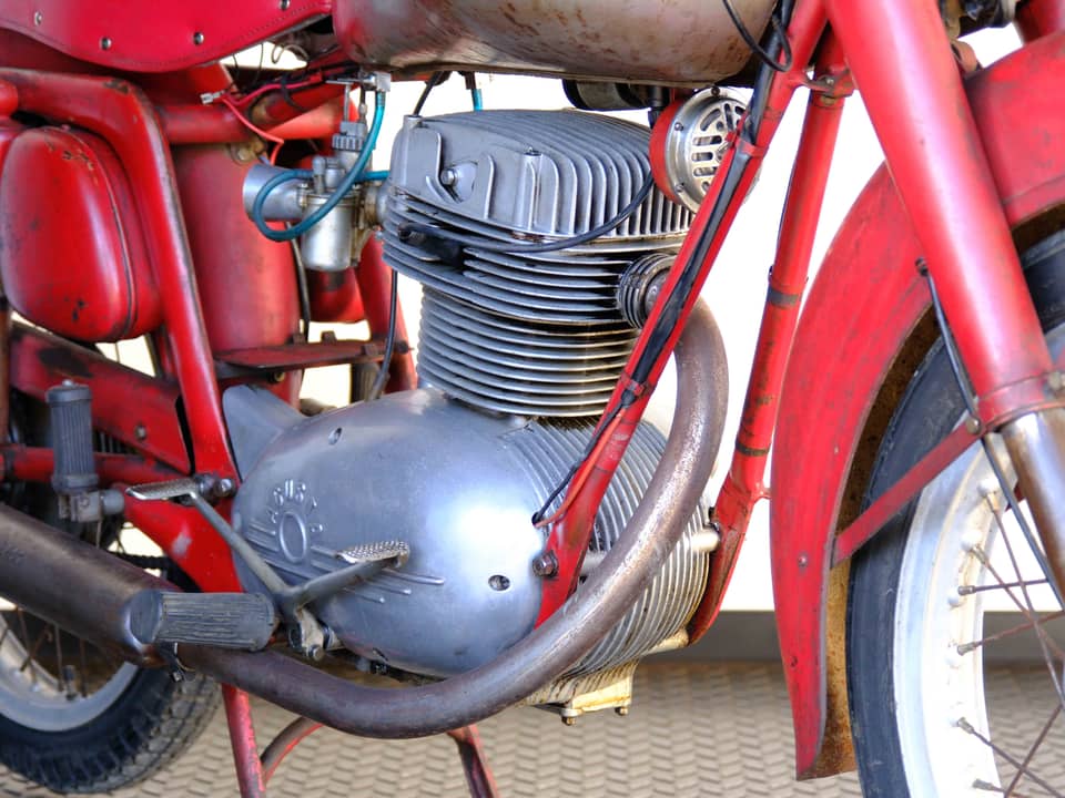 Image 18/83 of MV Agusta 175 CS Sport Disco Volante (1955)