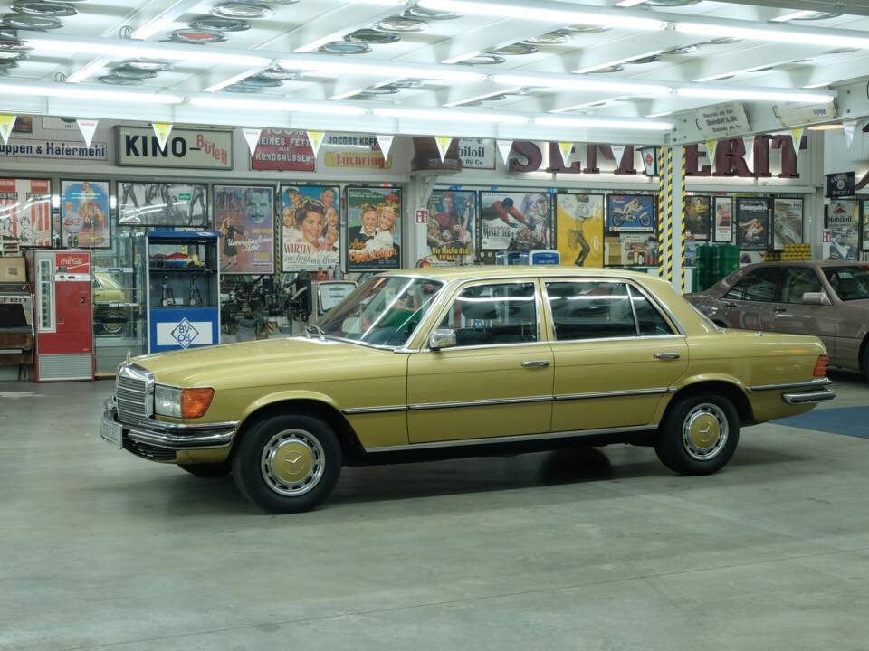 Image 2/76 of Mercedes-Benz 350 SEL (1977)