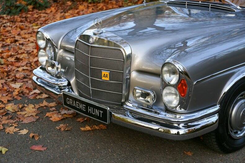 Image 32/50 of Mercedes-Benz 220 SE Cabriolet (1966)