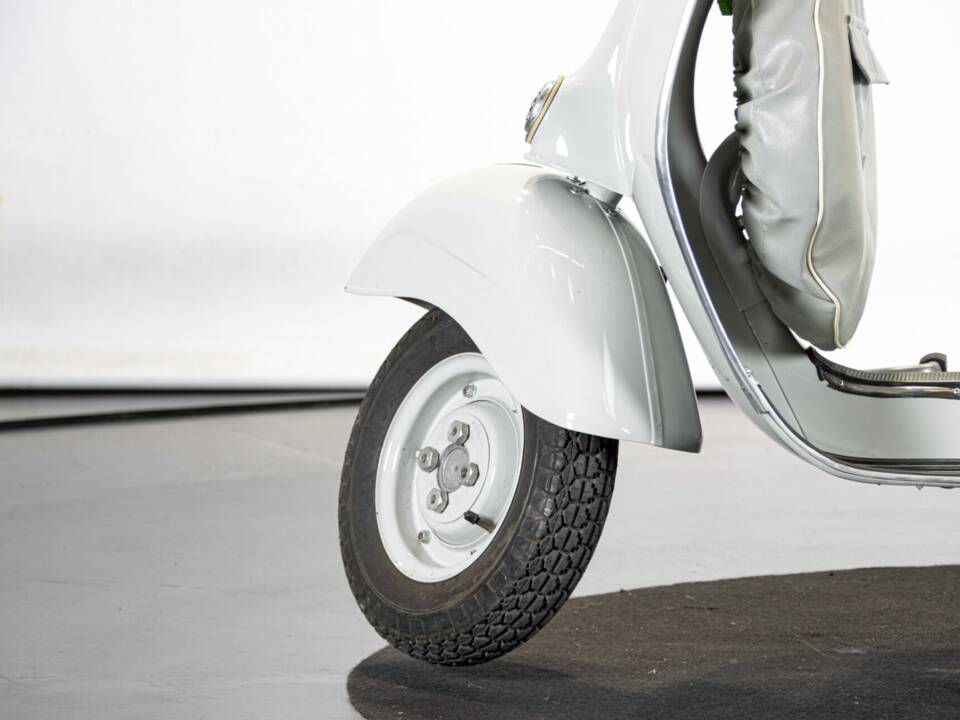 Immagine 19/50 di Piaggio Vespa 125 (1959)