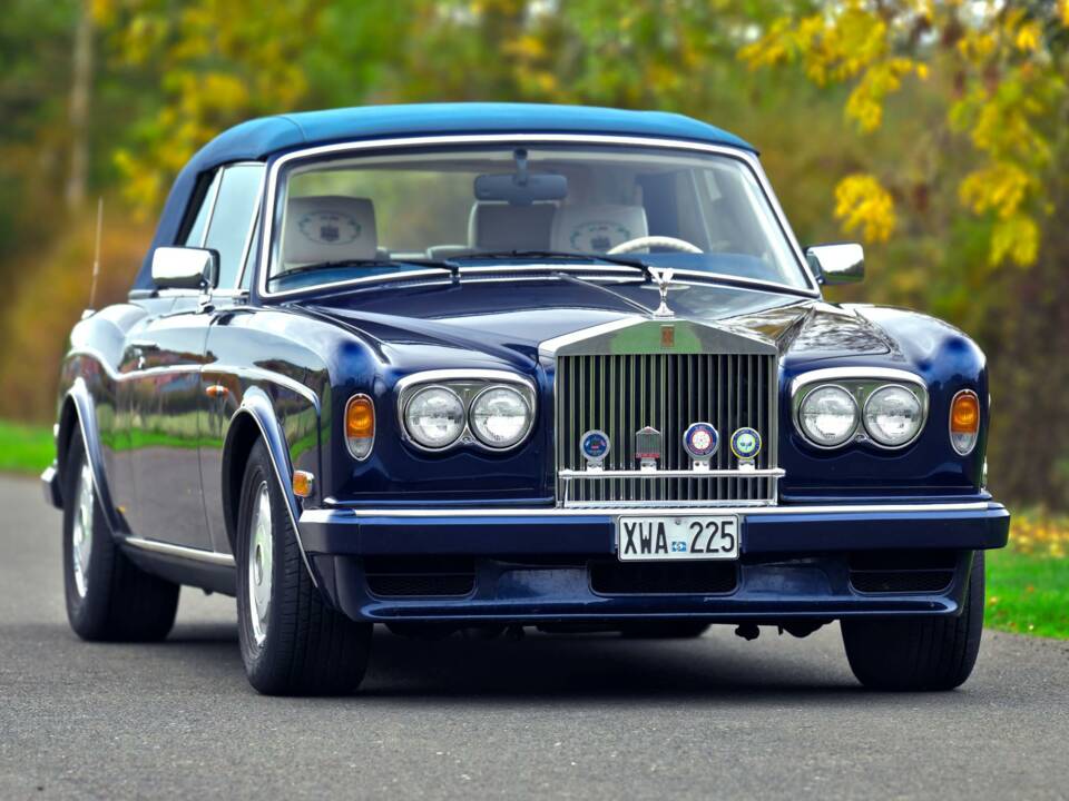 Image 19/50 of Rolls-Royce Corniche S (1995)