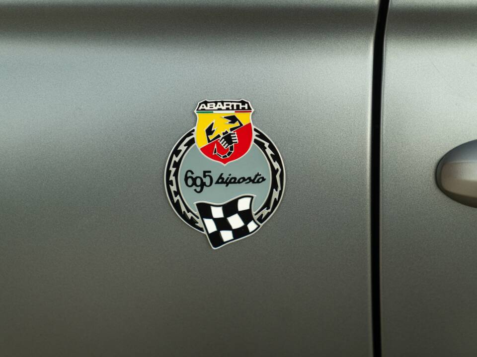 Imagen 23/50 de Abarth 695 Biposto (2016)