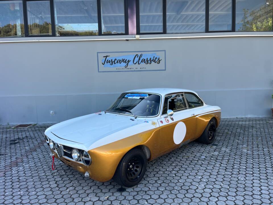 Bild 1/19 von Alfa Romeo 2000 GT Veloce (1972)