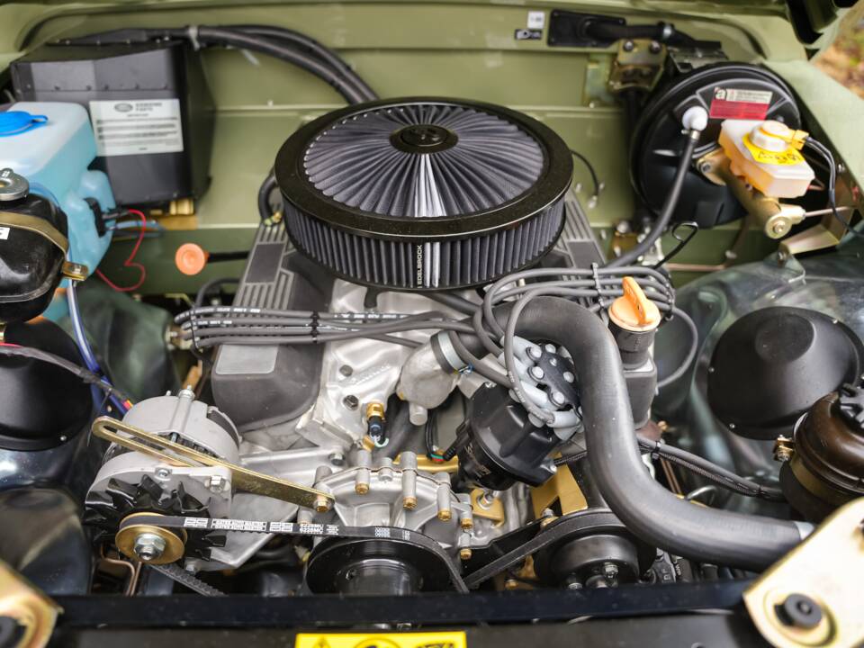 Bild 43/47 von Land Rover 90 (1990)
