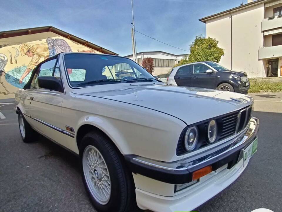 Imagen 5/9 de BMW 320i (1991)