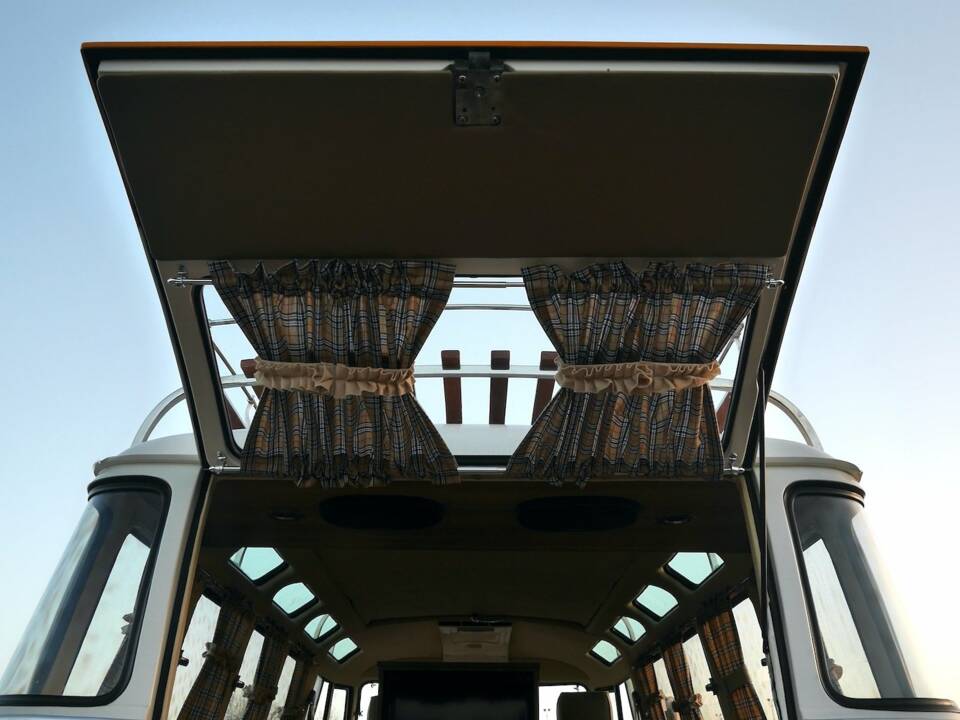 Image 15/30 of Volkswagen T1 Samba 1.2 (1961)
