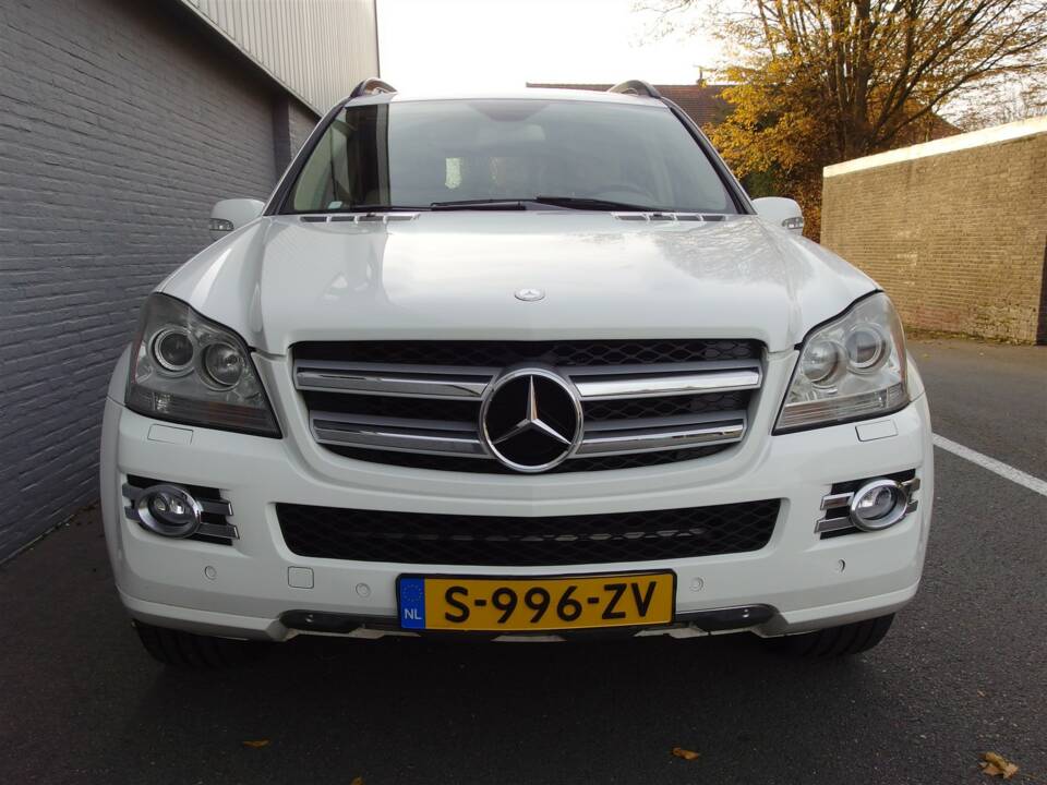 Bild 7/98 von Mercedes-Benz GL 450 4MATIC (2007)