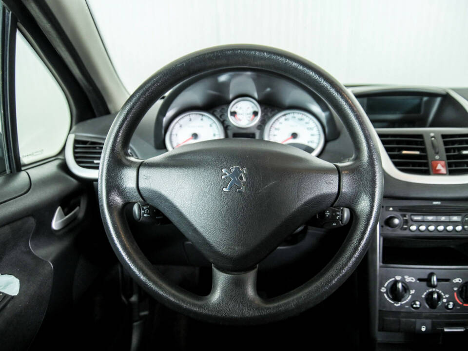 Image 8/42 of Peugeot 207 1.4 (2008)