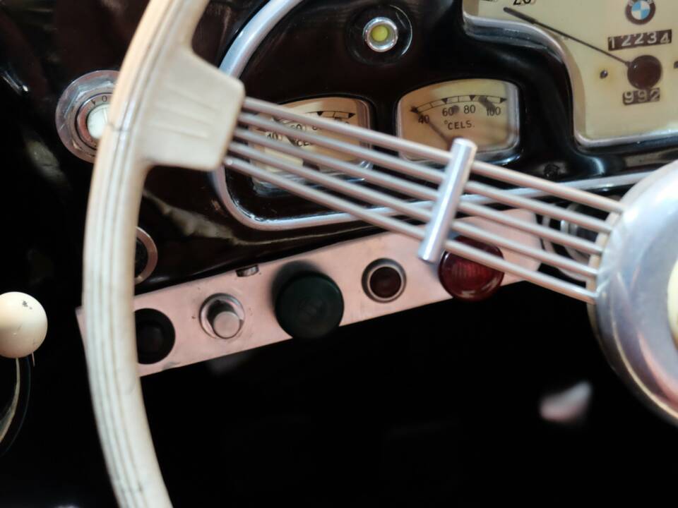 Image 29/33 de BMW 327 (1940)