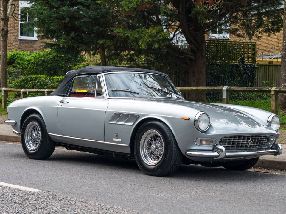 Bild 9/38 von Ferrari 275 GTS (1966)