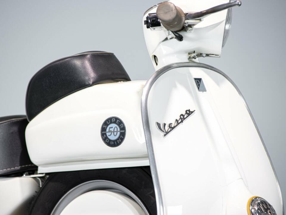 Image 23/41 de Piaggio Vespa 50 SS (1966)
