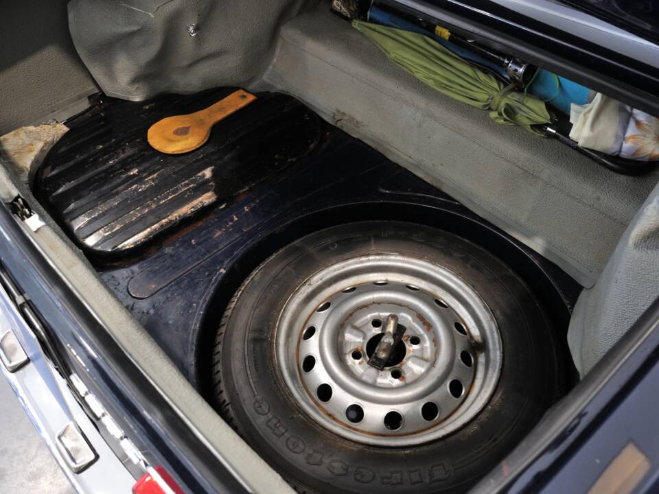 Image 33/35 of Alfa Romeo 2000 Berlina (1972)