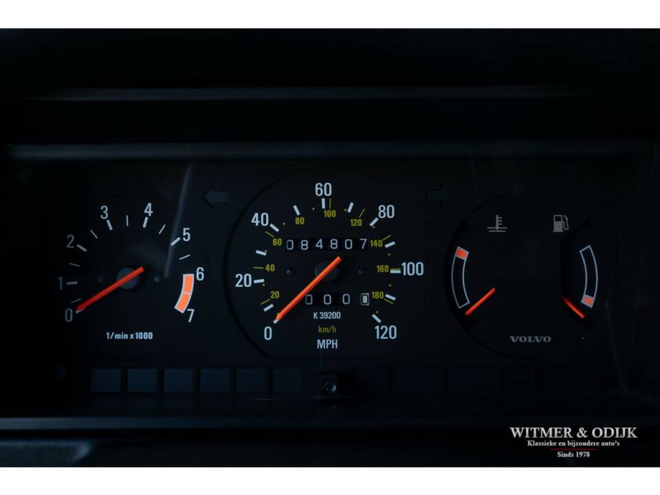 Image 22/28 of Volvo 240 (1992)