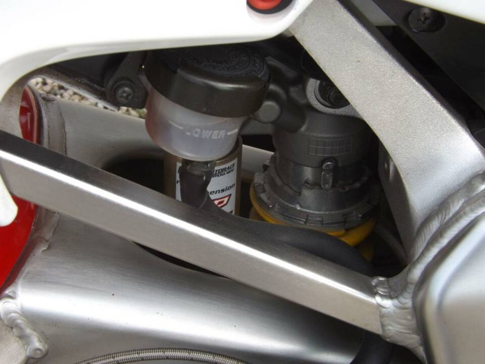 Image 43/50 of Yamaha YZF 1000 R1 (1998)