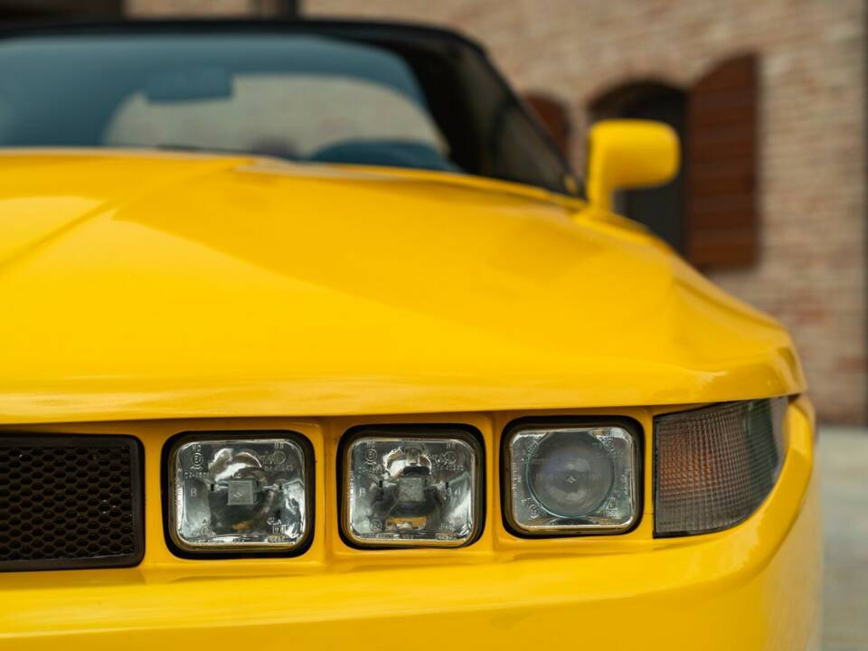 Image 23/50 of Alfa Romeo RZ (1994)