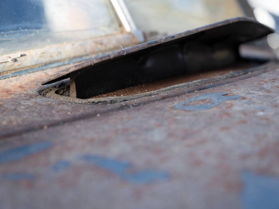 Image 56/134 of Ford V8 (1937)