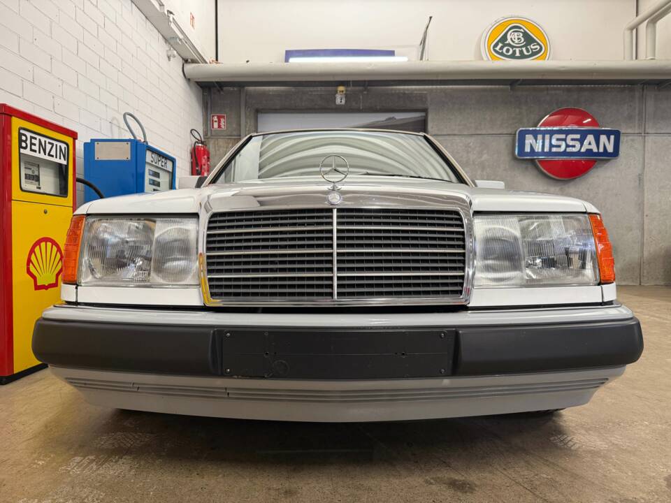 Bild 3/20 von Mercedes-Benz 250 D Turbo (1991)