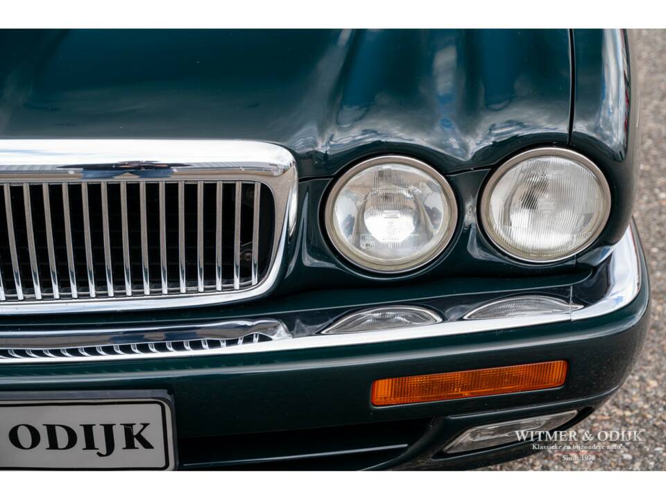 Bild 23/34 von Jaguar XJ6 3.2 Executive (1997)