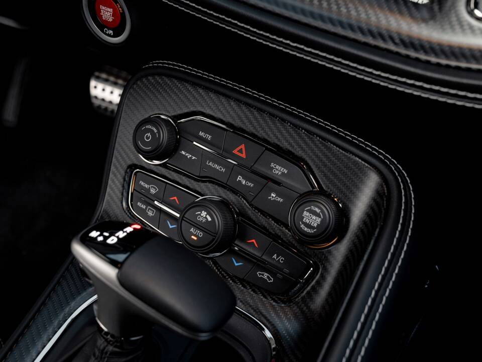 Image 45/86 of Dodge Challenger SRT "Black Ghost" (2023)