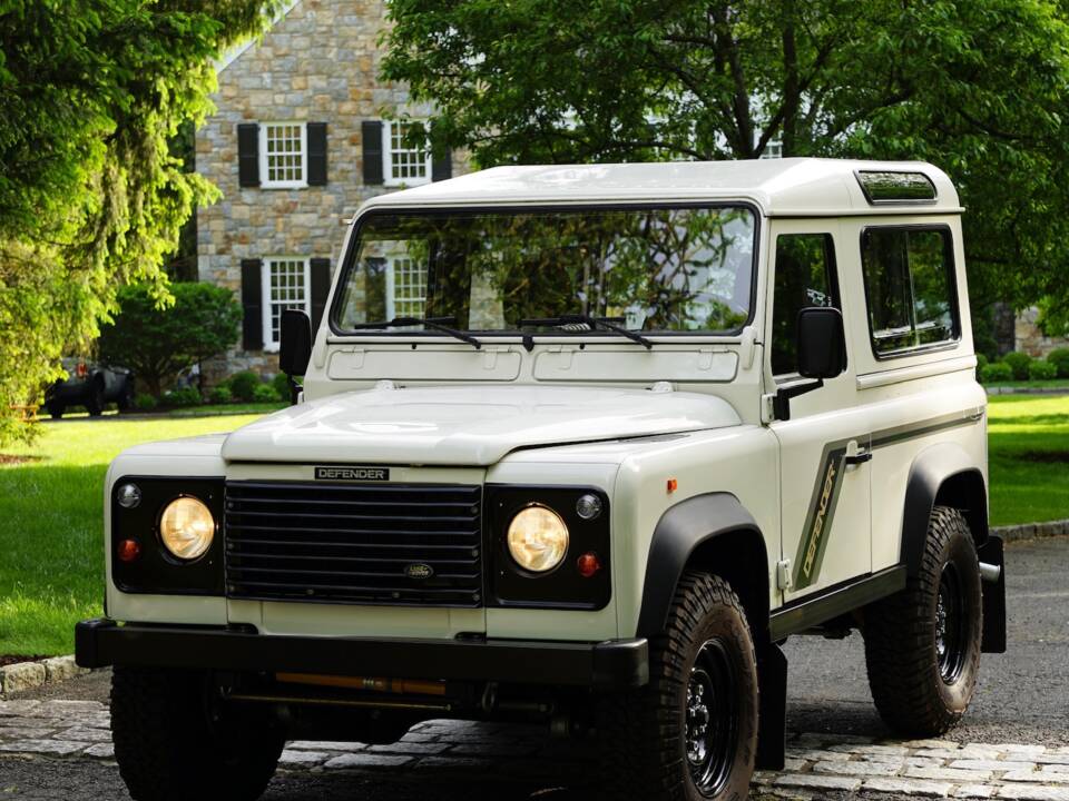 Image 17/96 of Land Rover Defender 90 (1995)