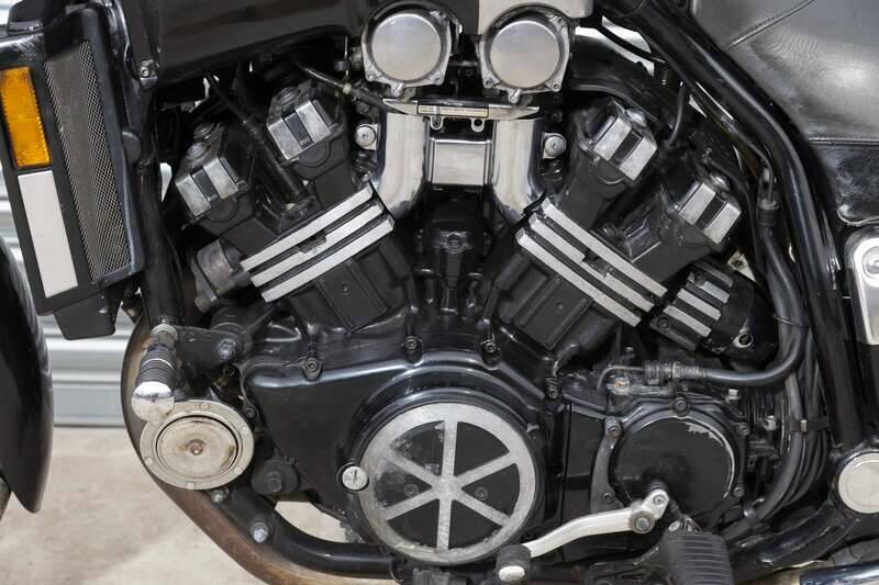 Image 13/37 of Yamaha V-Max 1200 (2000)