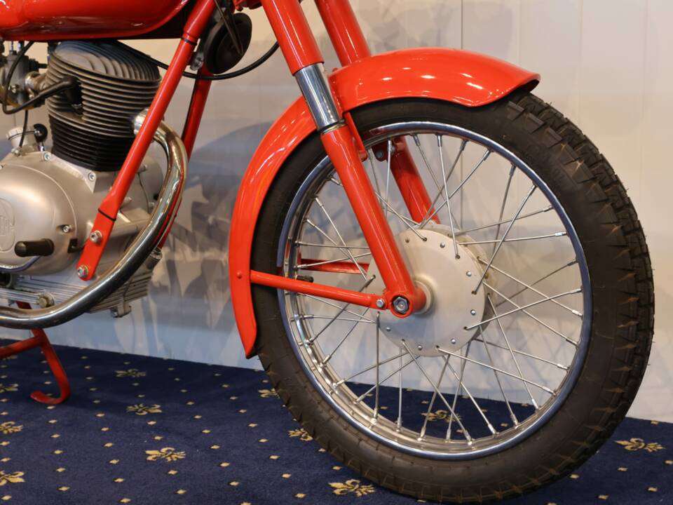 Image 13/26 of Gilera Giubileo 100 (1900)