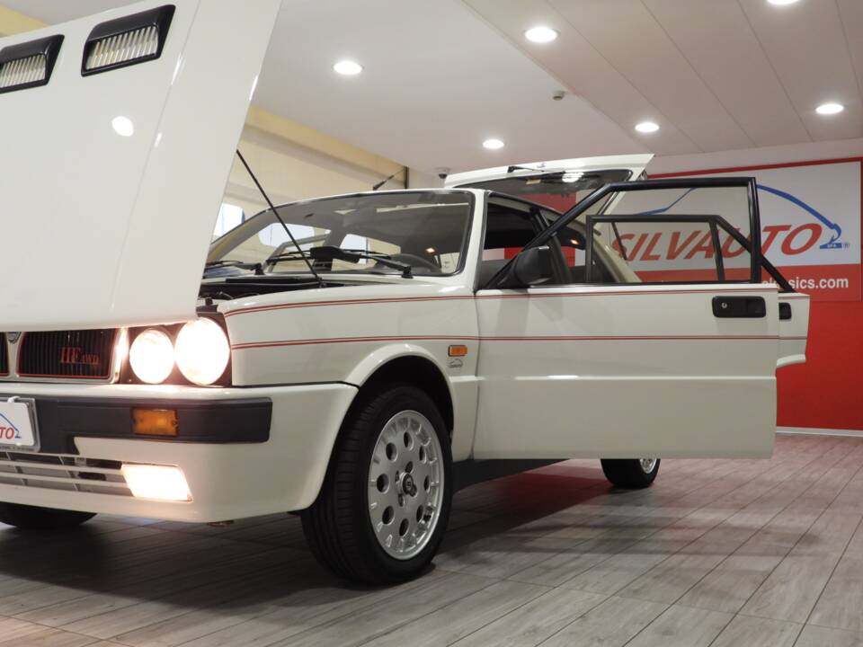 Imagen 11/15 de Lancia Delta HF Turbo (1995)