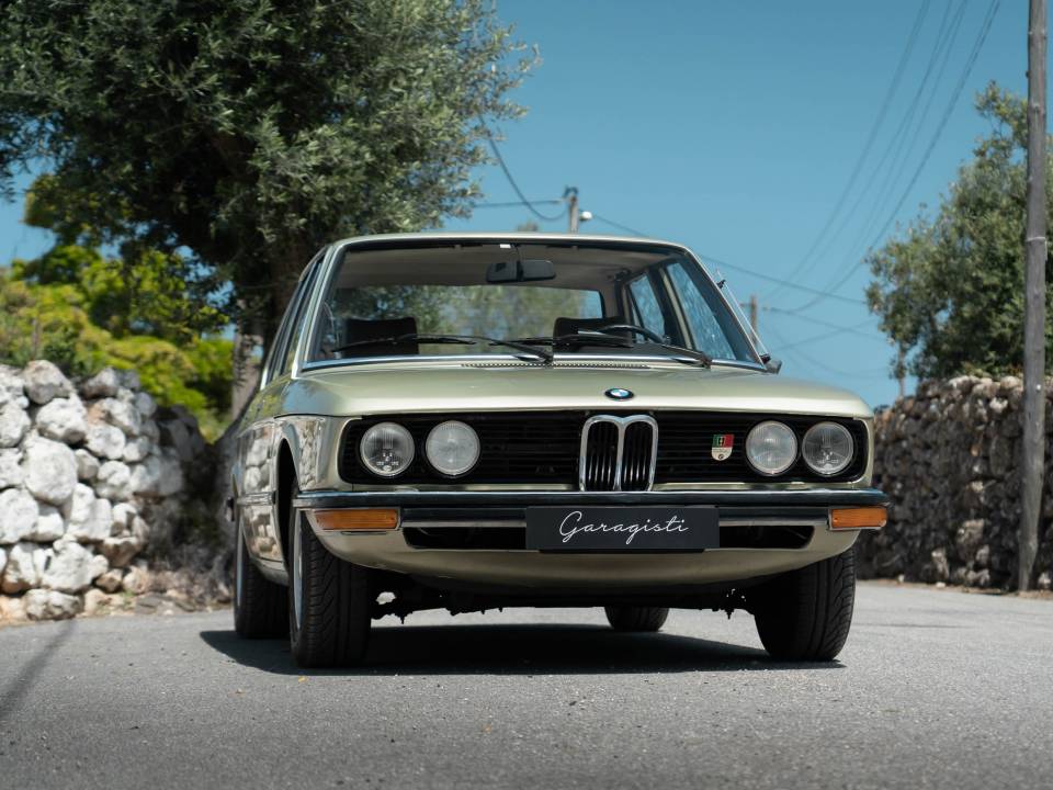 Image 6/31 of BMW 520 (1974)