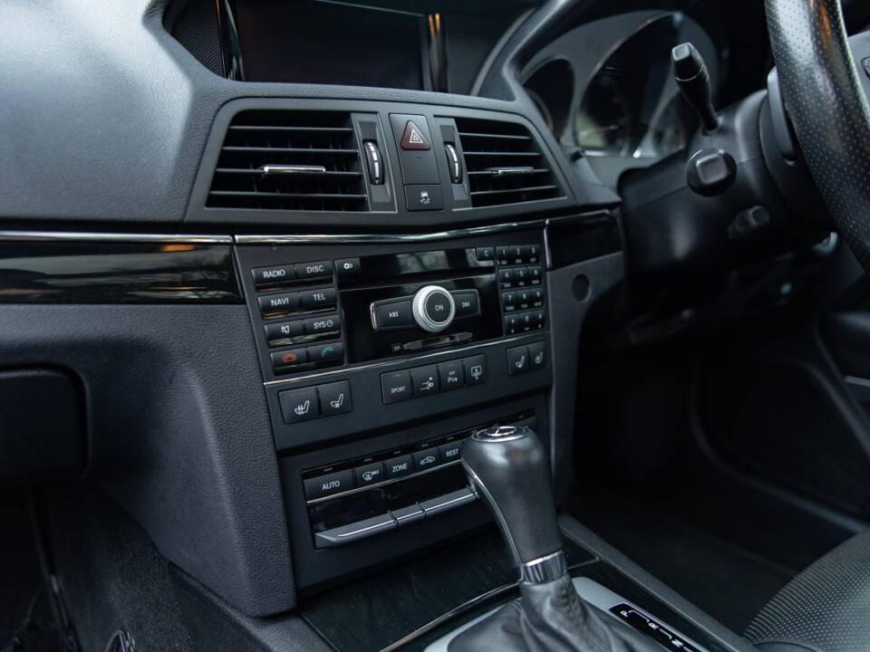 Bild 36/44 von Mercedes-Benz E 500 (2010)