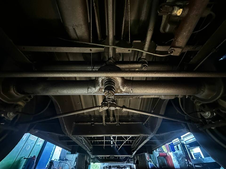 Image 58/60 of Volkswagen T2c Combi (1969)