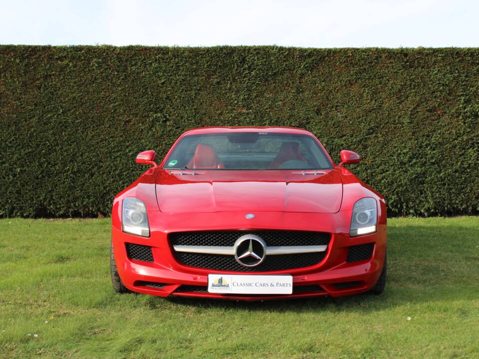 Image 9/57 of Mercedes-Benz SLS AMG (2010)
